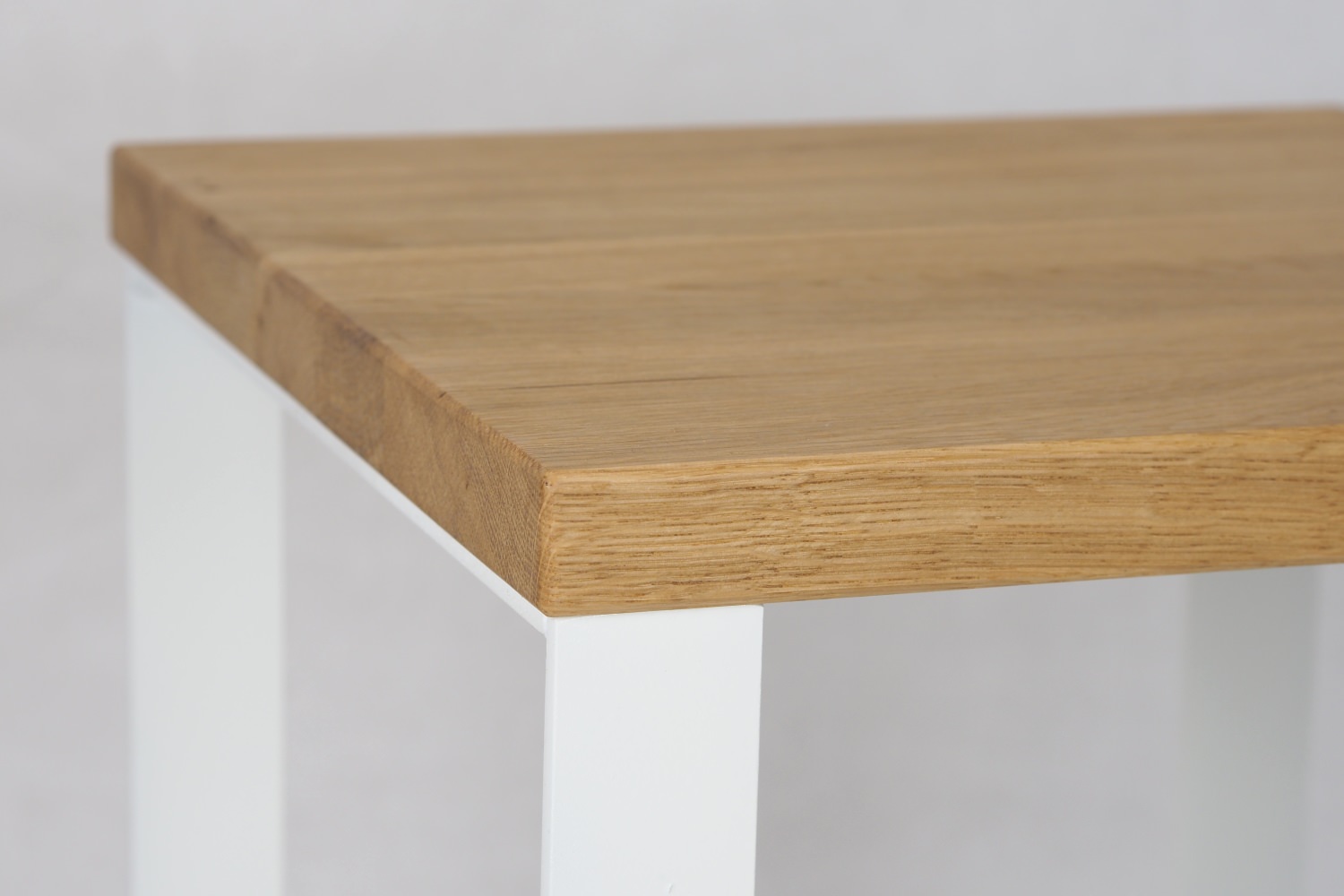 Hocker / H 50 / Stahl weiß & Wildeiche