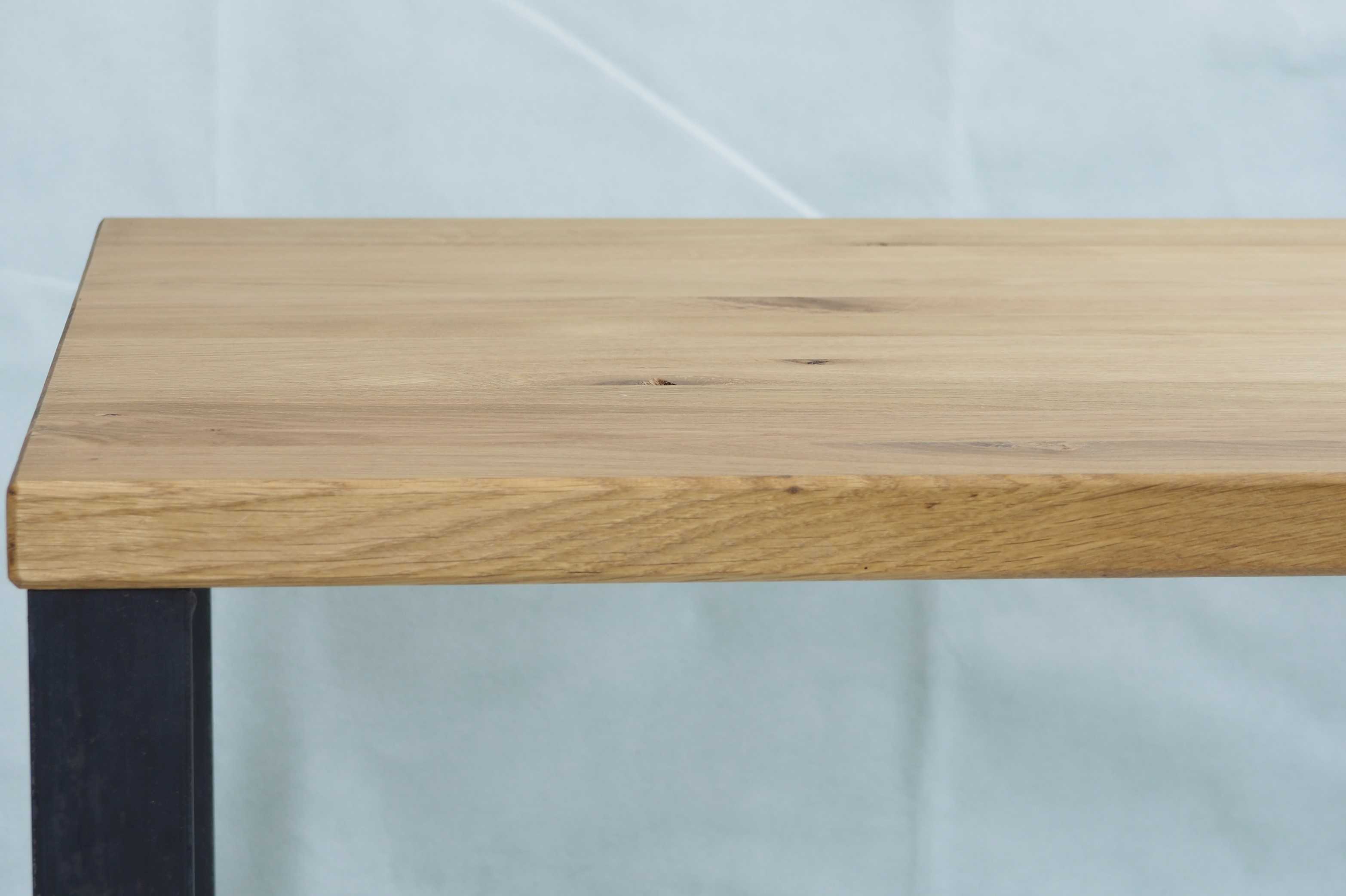 Couchtisch / L 60, B60 / Stahl & Wildeiche