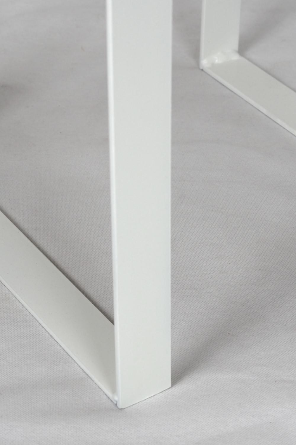 Hocker / H 50 / Stahl weiß & Wildeiche