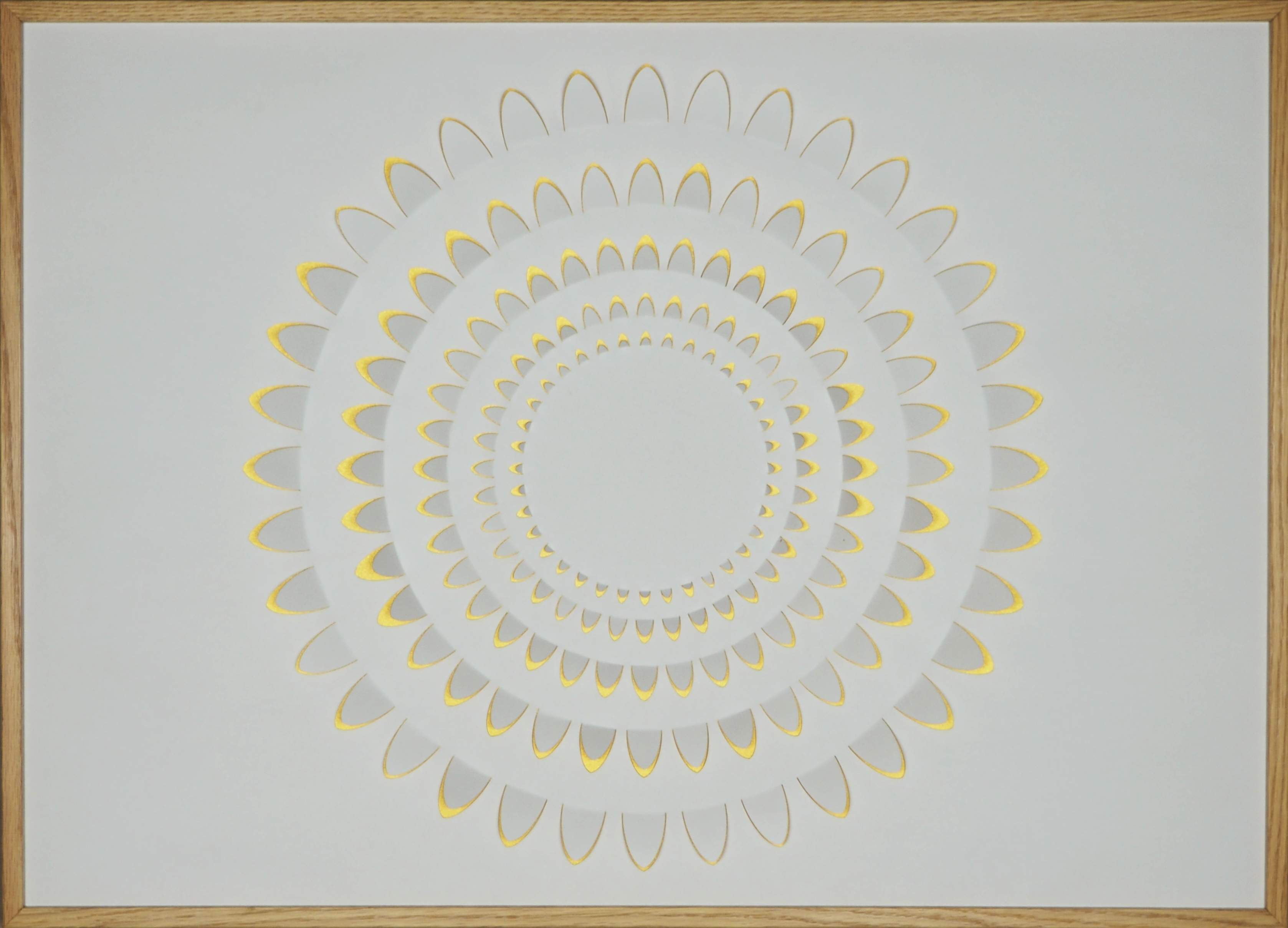 3D-Papierkunst „Das Geheimnis des Lichts“ im 70x50cm Eichenholzrahmen