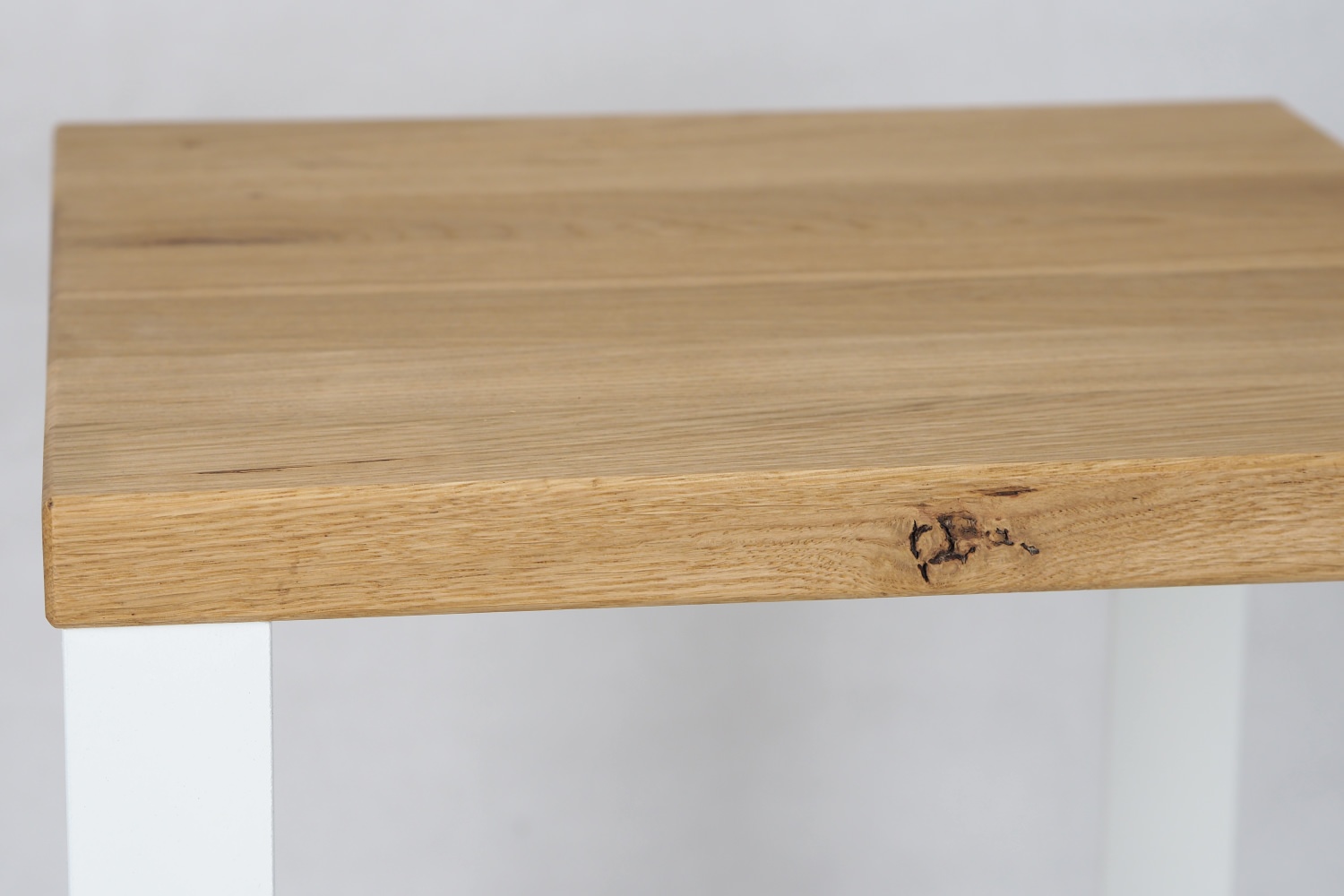 Hocker / H 50 / Stahl weiß & Wildeiche