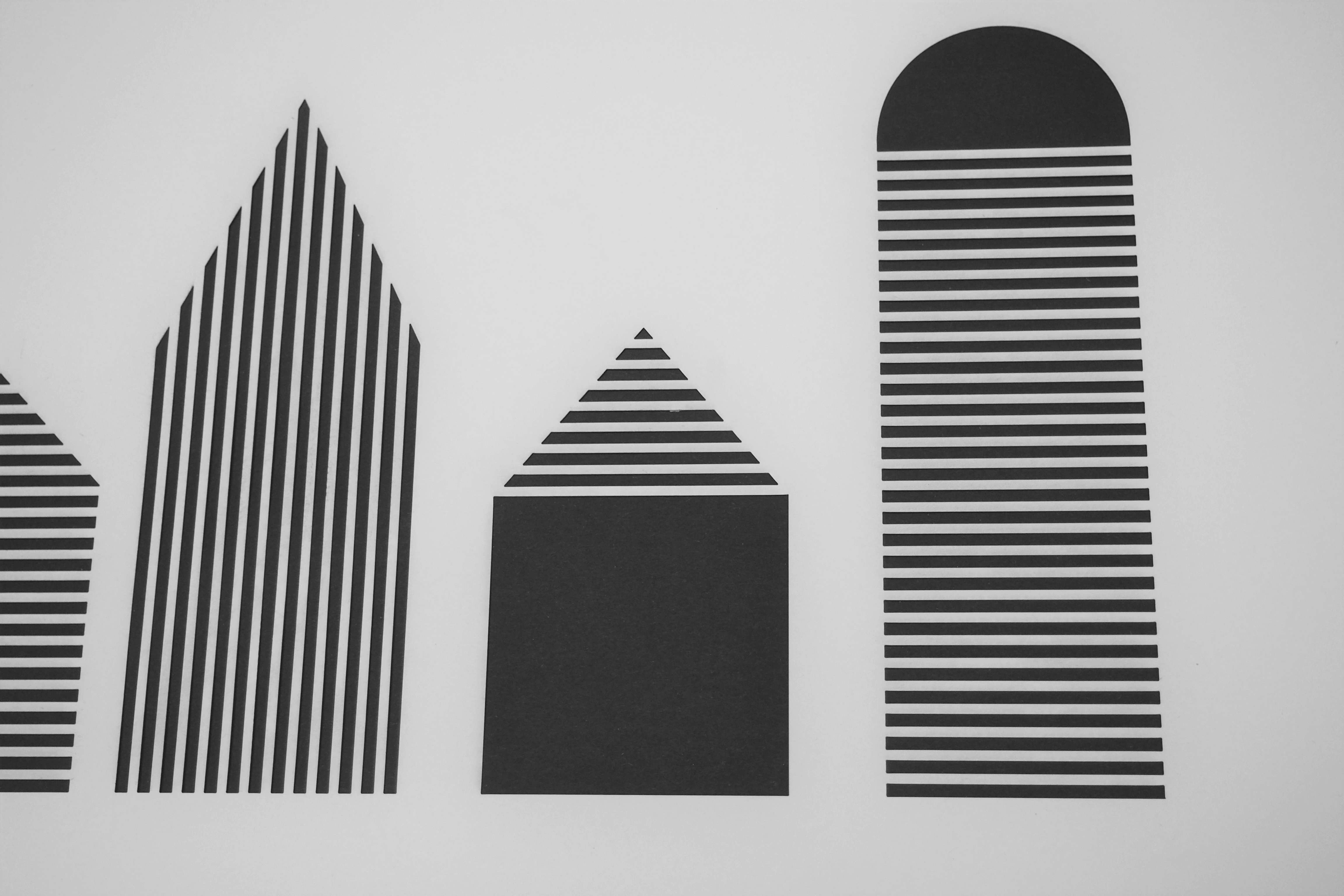 Papierkunst „Houses in black n white“ im 70x50cm Eichenholzrahmen
