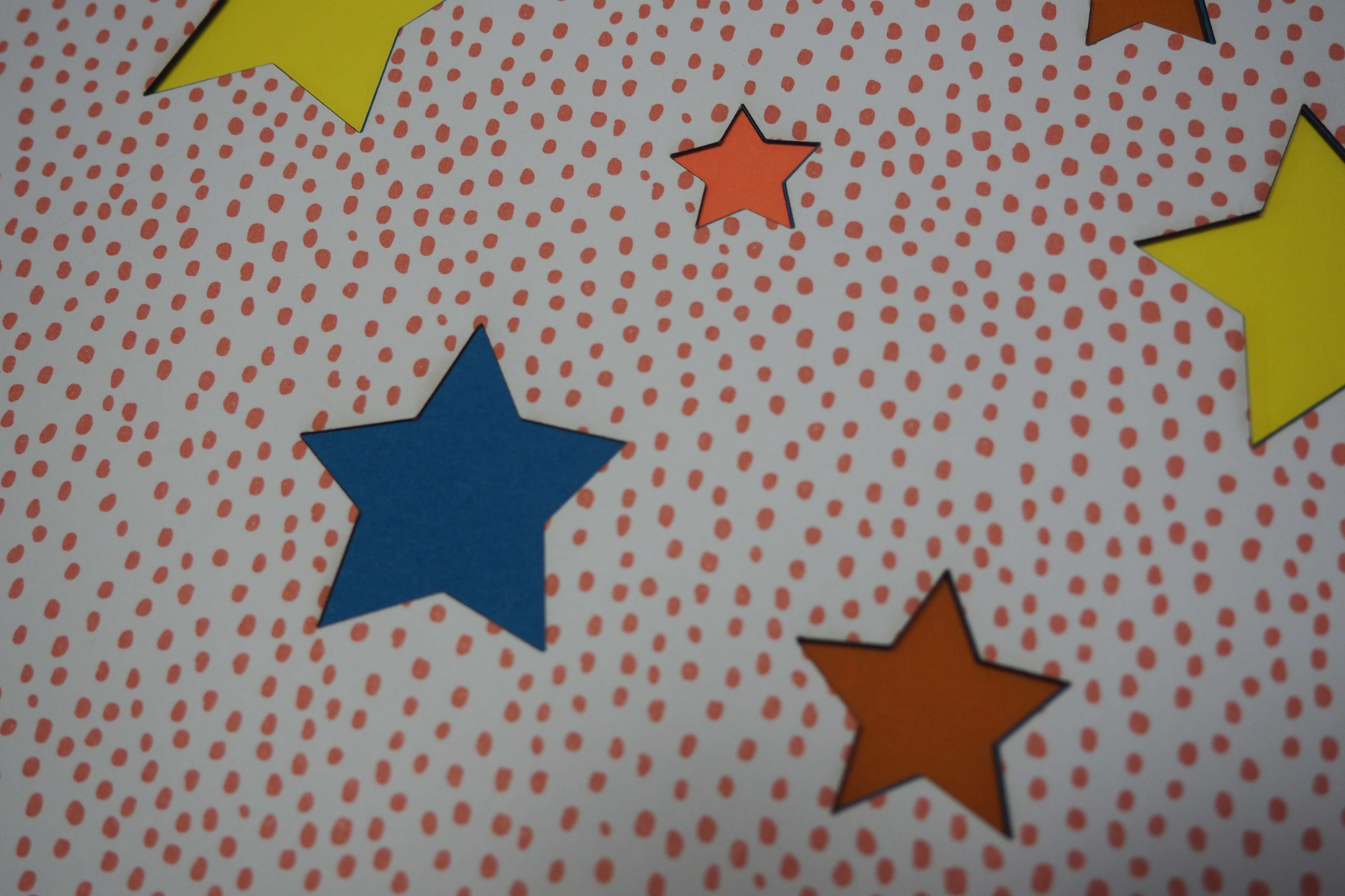 Papierkunst „Kids Edition – Wolke“ im 50x50cm Eichenholzrahmen