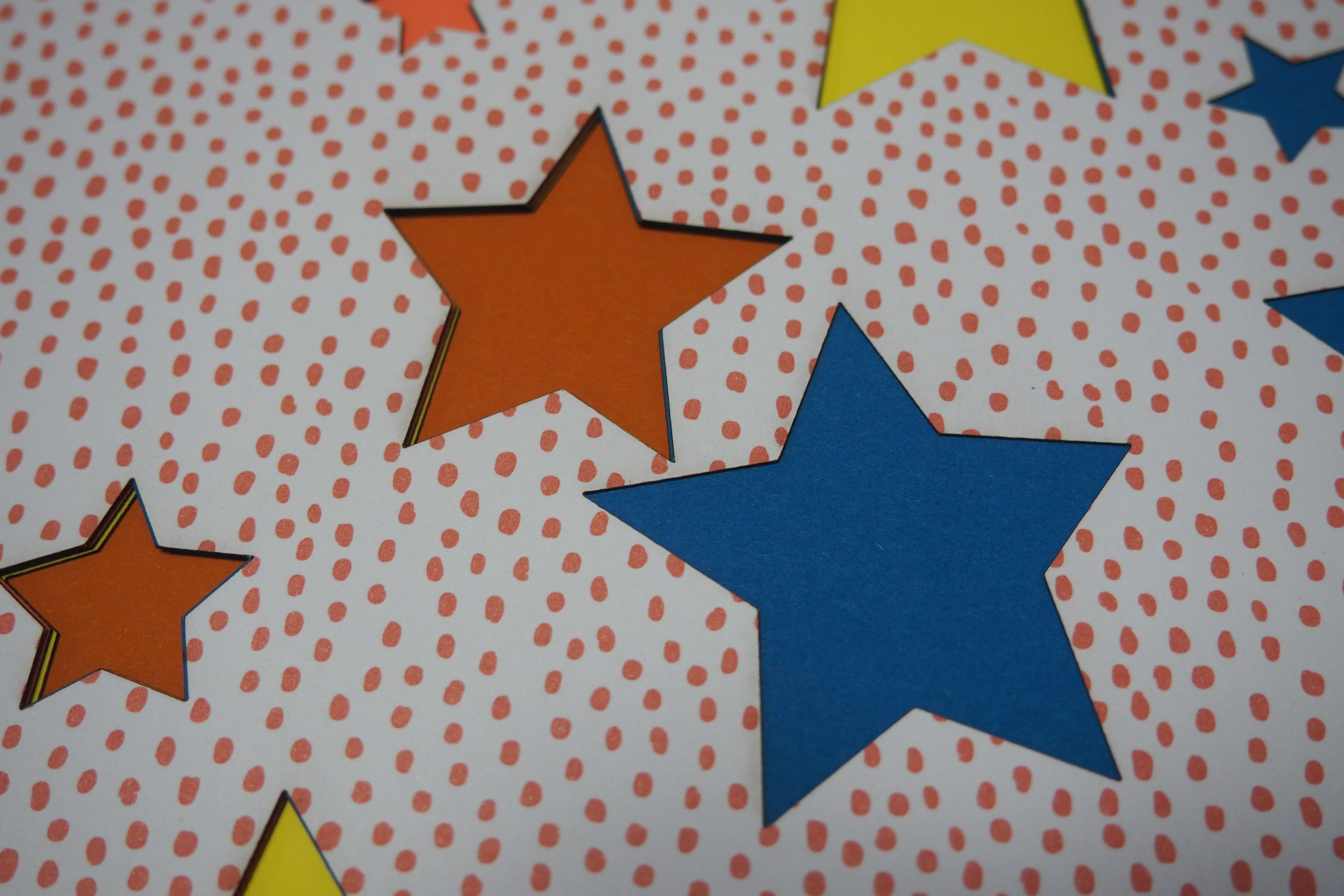 Papierkunst „Kids Edition – Wolke“ im 50x50cm Eichenholzrahmen