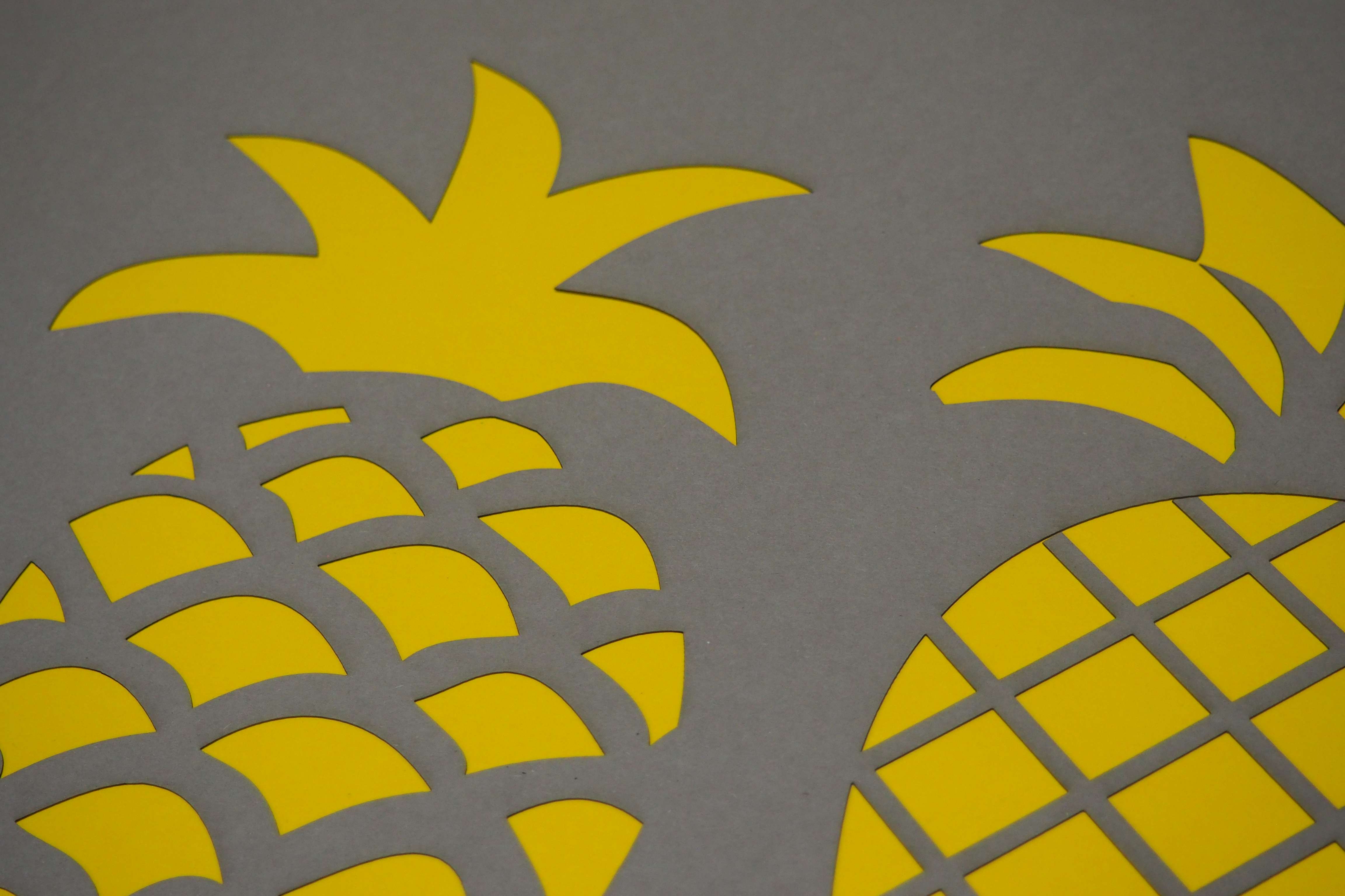 Papierkunst „Ananas“ im 70x50cm Eichenholzrahmen