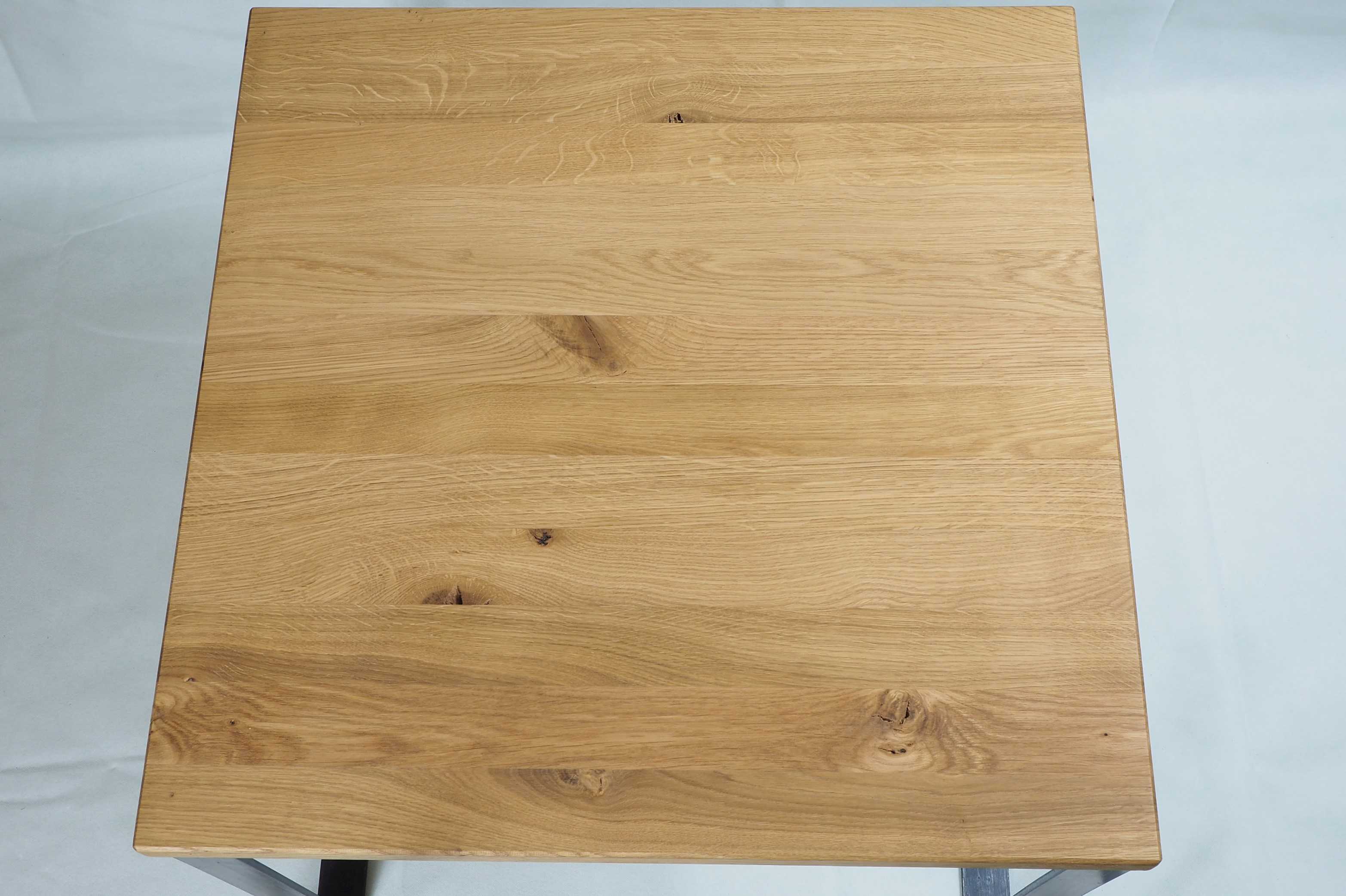 Couchtisch / L 60, B60 / Stahl & Wildeiche