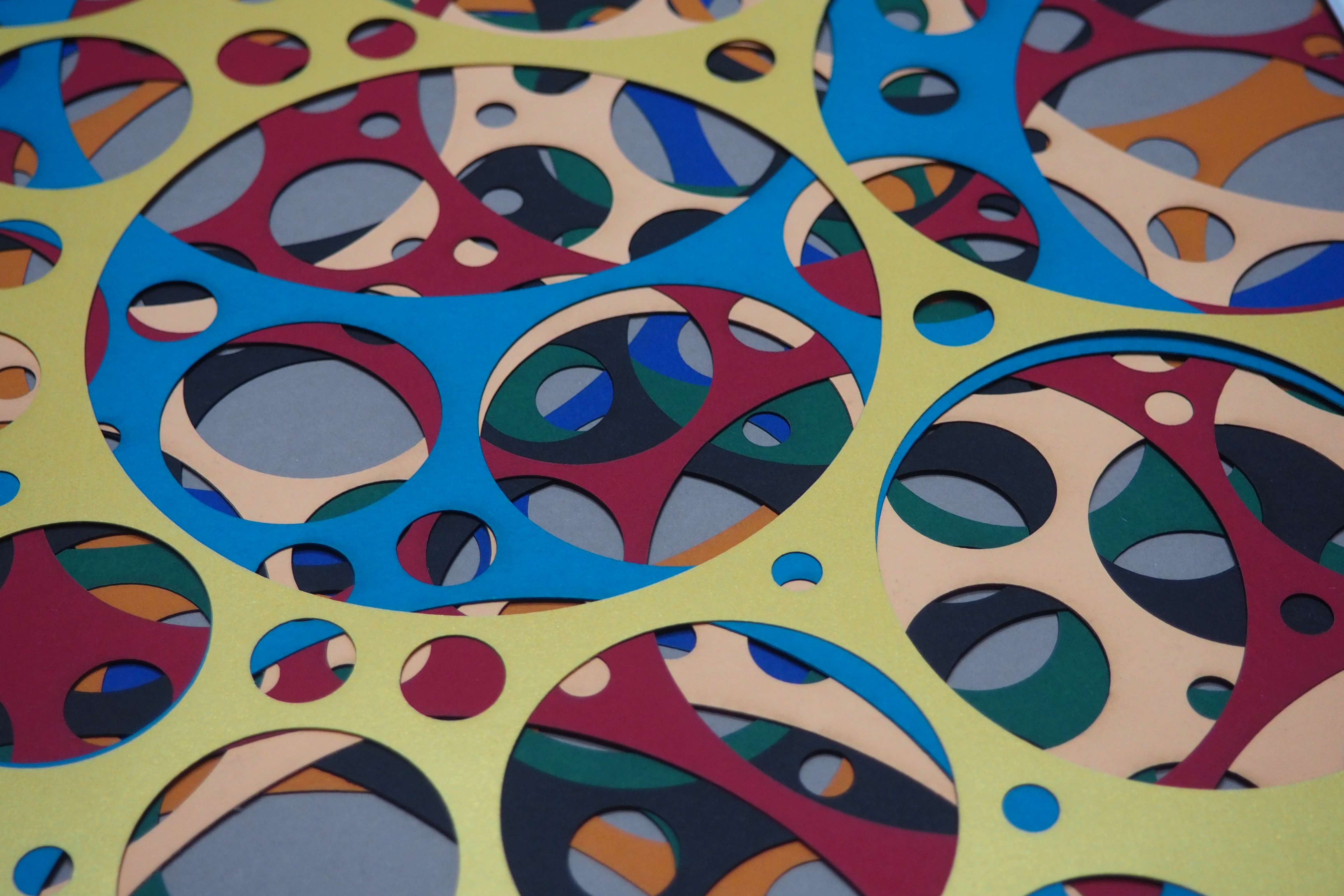 Papierkunst „Bubbles“ im 70x50cm Eichenholzrahmen