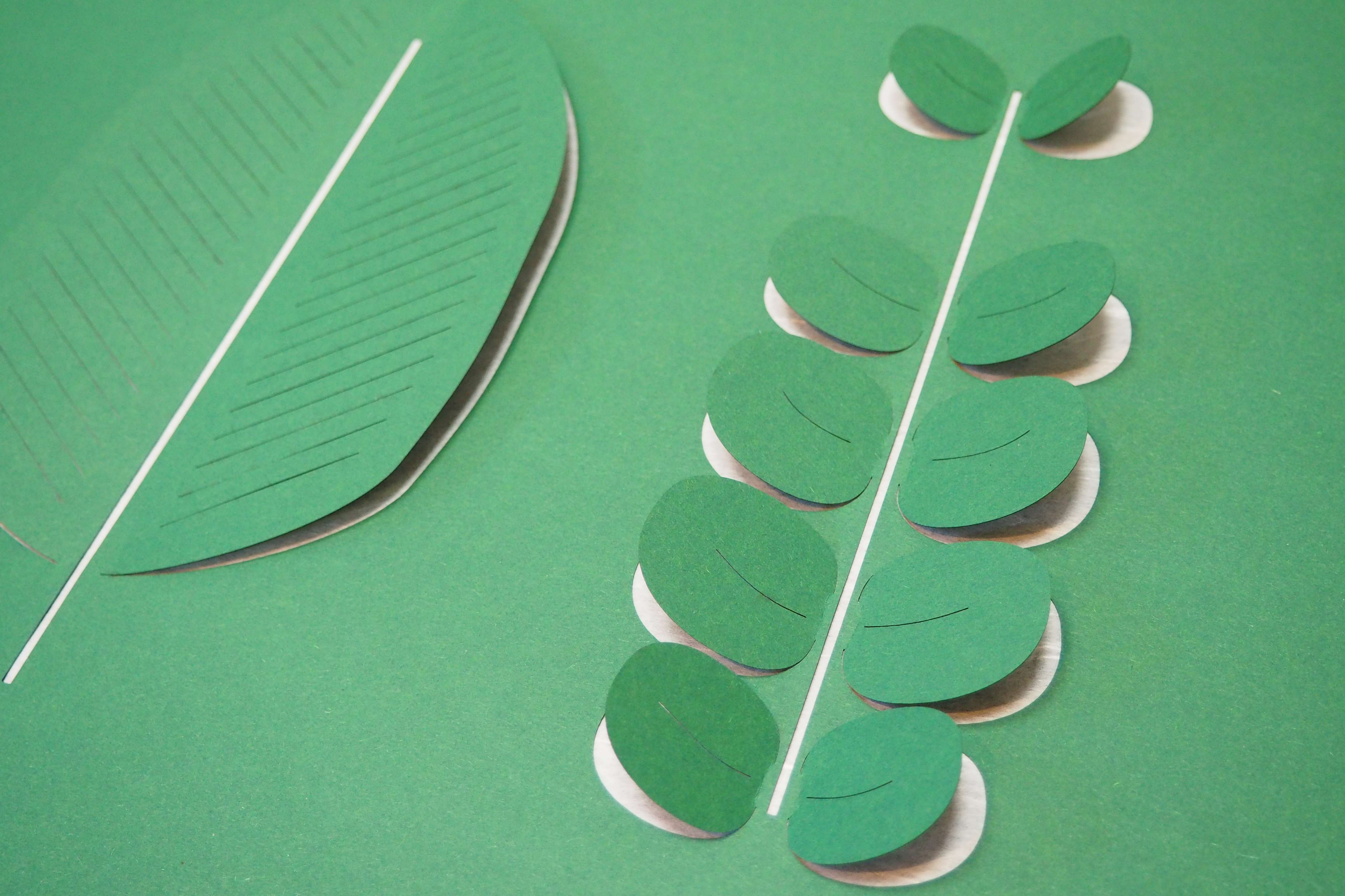3D-Papierkunst „Green Leaves“ im 50x70cm Eichenholzrahmen