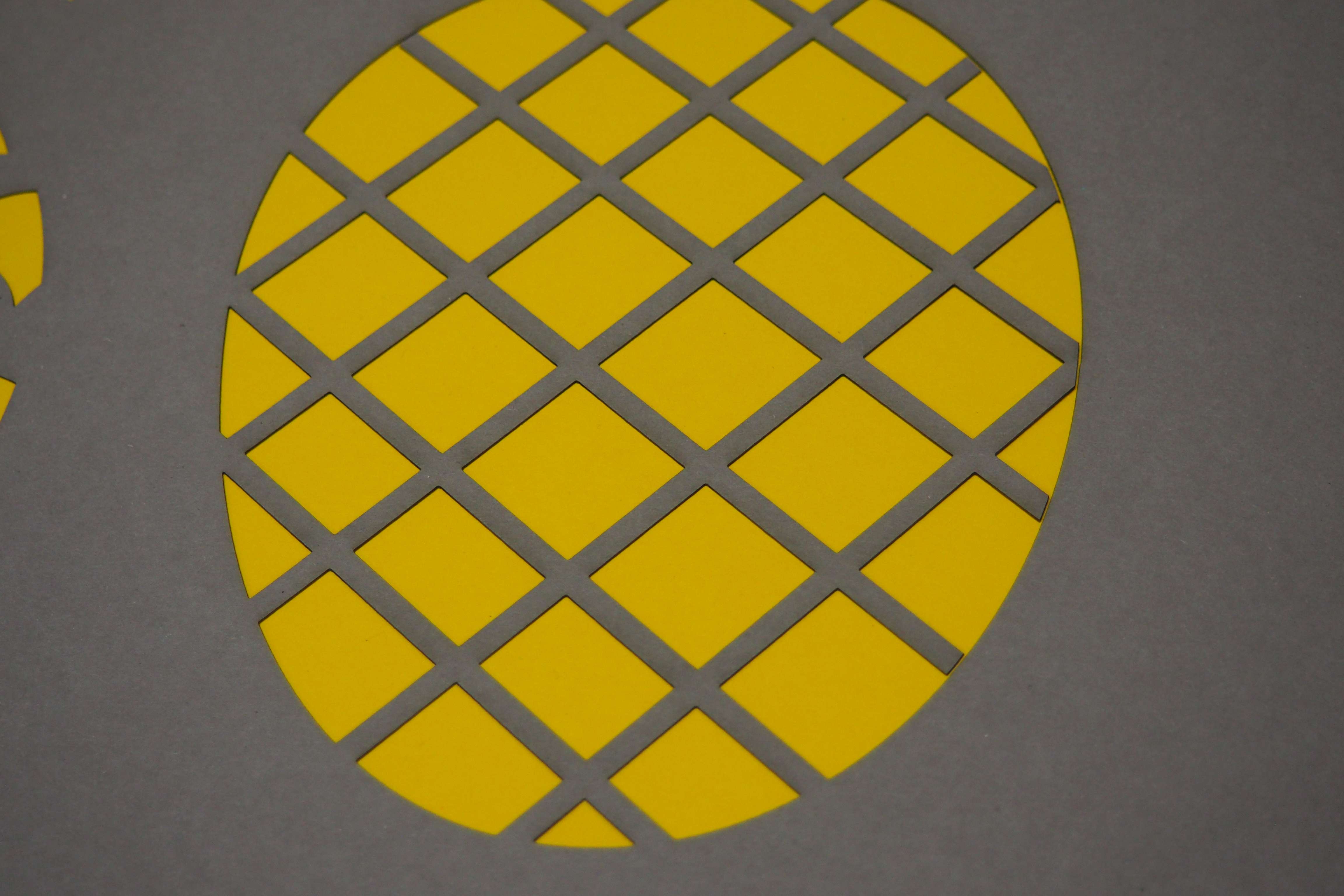 Papierkunst „Ananas“ im 70x50cm Eichenholzrahmen